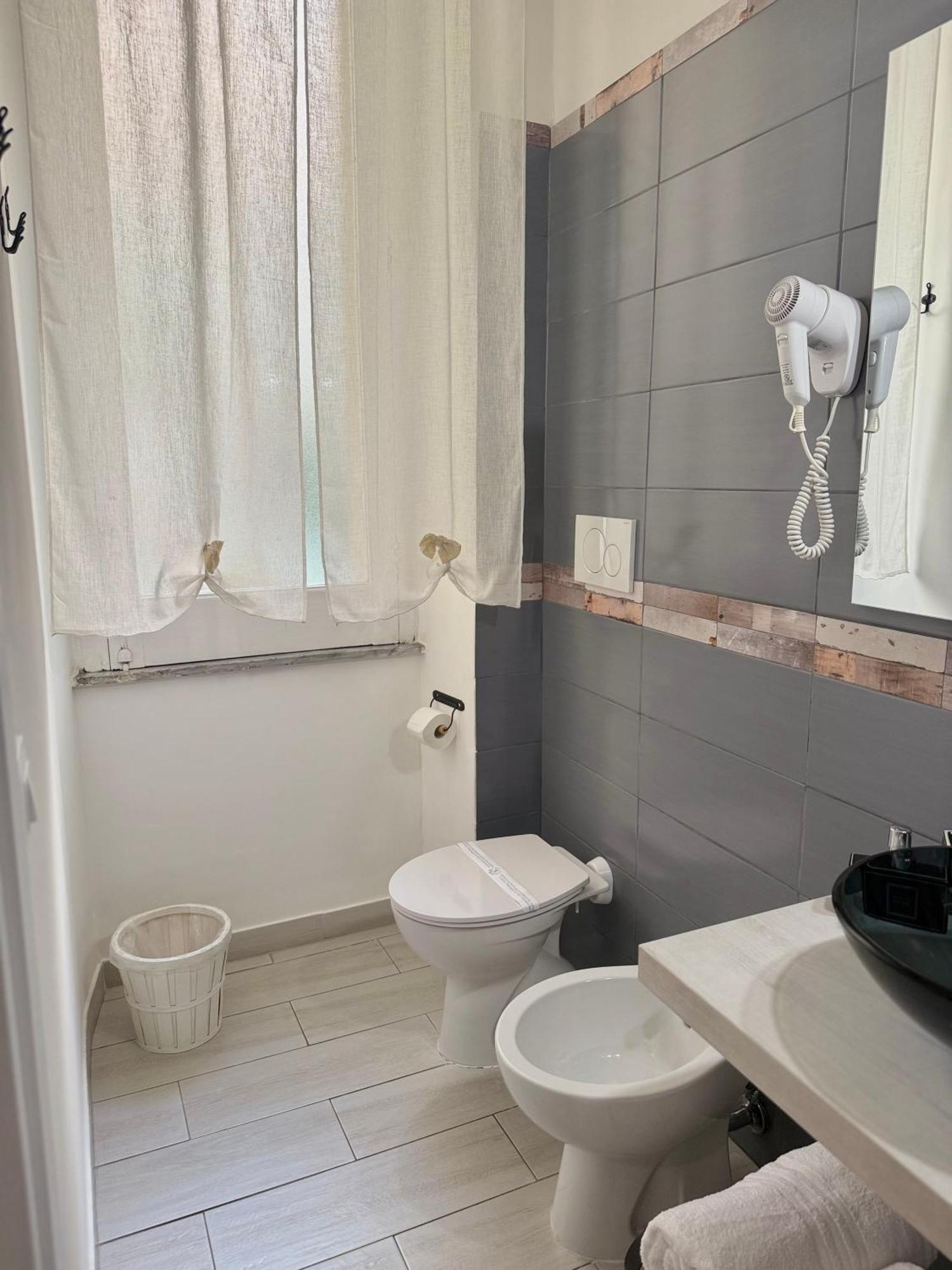 Le Stanze Del Centro Hotel Termoli Bagian luar foto