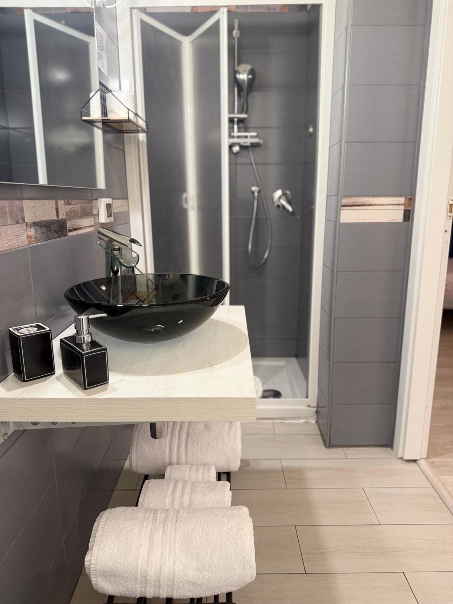 Le Stanze Del Centro Hotel Termoli Bagian luar foto